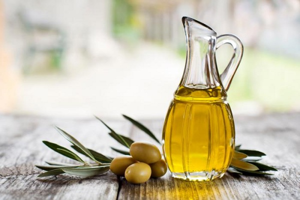 9 cách làm đẹp từ dầu oliu
