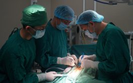 Phẫu thuật cắt u sùi hậu môn - trực tràng qua đường bụng và tầng sinh môn