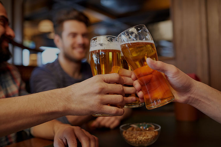 Người mắc bệnh trĩ uống bia có tốt không? - [ Chuyên gia giải đáp ]