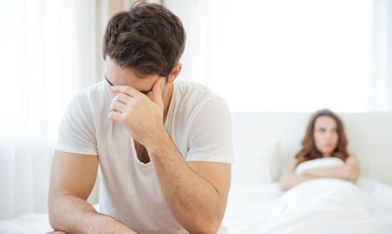 Liệt dương tạm thời gây rối loạn cương dương, ảnh hưởng đến khả năng tình dục của nam giới