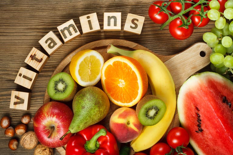 Các loại thực phẩm giàu vitamin A, E rất tốt cho người bị mụn