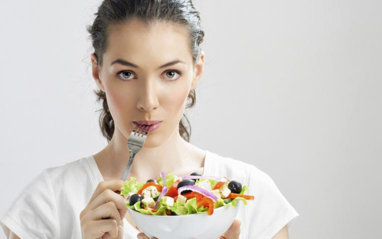 Chế độ ăn uống gây ảnh hưởng trực tiếp đến sức khỏe làn da của bạn