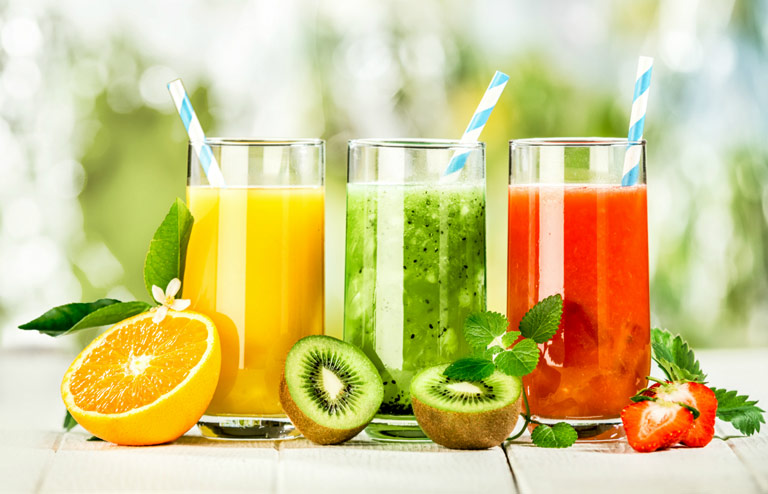 Nước ép hoa quả giúp cung cấp cho da các dưỡng chất cần thiết