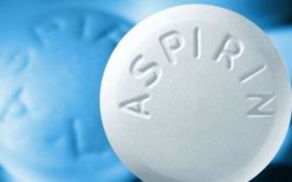 Aspirin là một trong những thuốc giảm đau thông dụng. Nó nổi bật với công dụng chống viêm cho hầu hết các trường hợp.