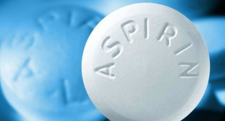 Aspirin là một trong những thuốc giảm đau thông dụng. Nó nổi bật với công dụng chống viêm cho hầu hết các trường hợp.