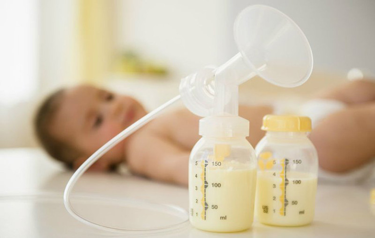 Sữa mẹ ảnh hưởng trực tiếp đến nguy cơ mắc bệnh của trẻ