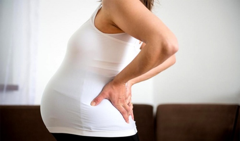 Mẹ bầu bị thoái hóa cột sống ảnh hưởng rất lớn đến sự phát triển của thai nhi, nhất là trí não.