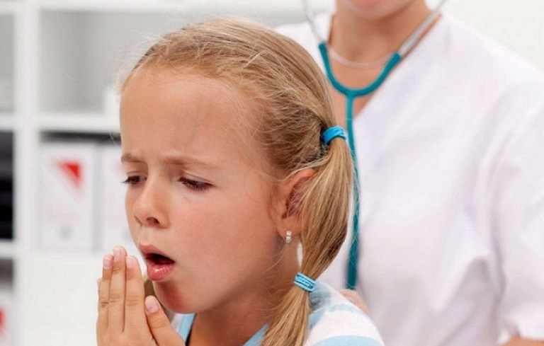 Viêm phế quản mãn tính khiến trẻ bị ho nặng nề, khó thở