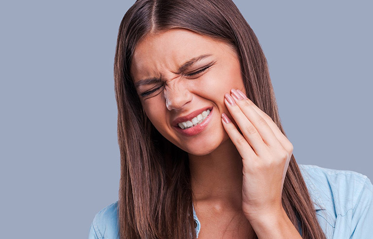Đau nhức răng khiến bạn cảm thấy khó chịu và ảnh hưởng đến đời sống hàng ngày