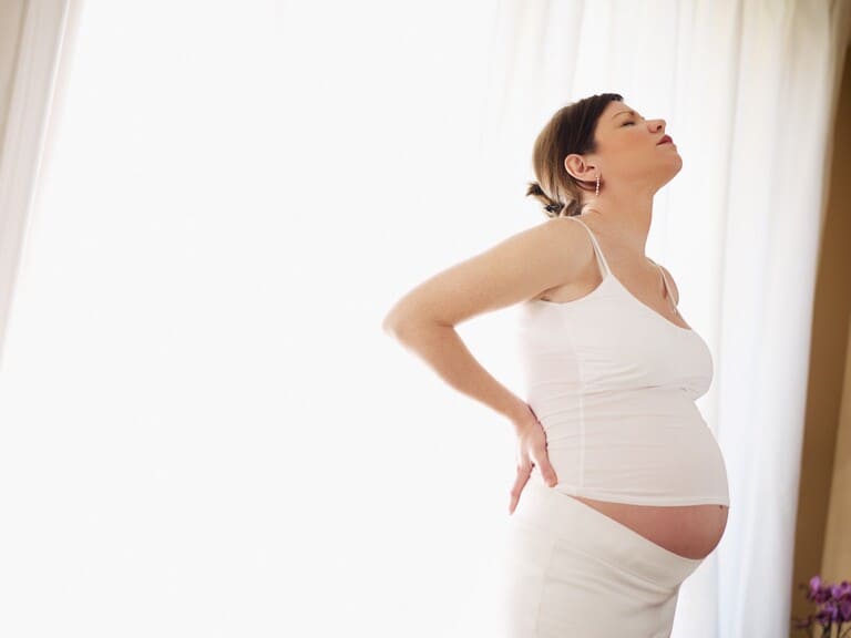 Đau buốt lưng khi mang thai tháng cuối có phải sắp sinh?