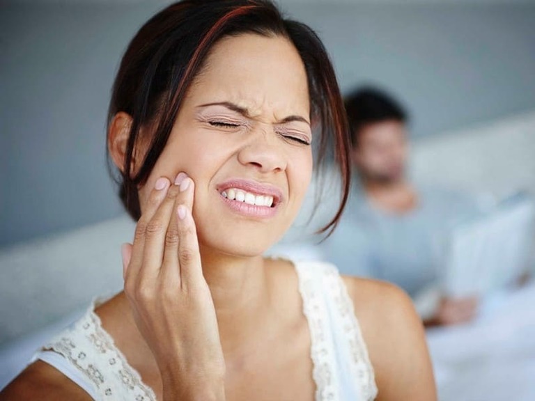 Đau răng nên ăn gì và không nên ăn gì để giảm đau?