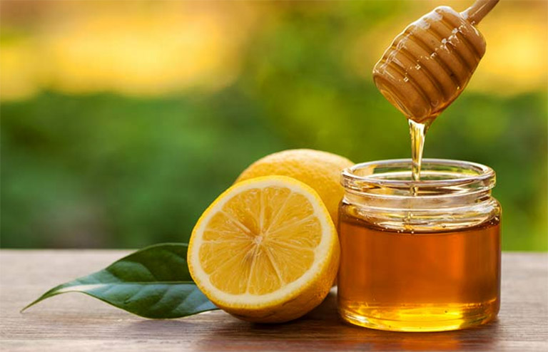 Mặt nạ mật ong và nước cốt chanh trị nám tàn nhang hiệu quả