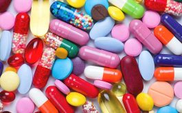 Thuốc kháng sinh được sử dụng nhiều trong quá trình điều trị bởi công hiệu trị nhanh và tiện lợi