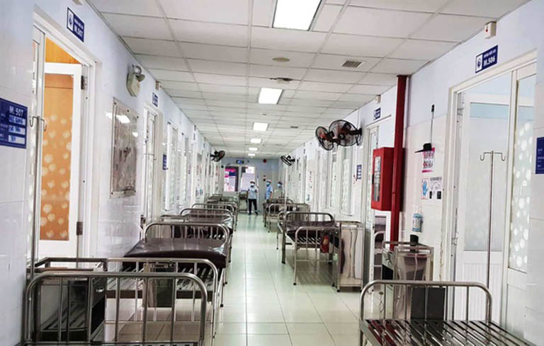 Tuy là một bệnh viện lớn ở khu vực phía Nam nhưng một số phòng bệnh vẫn chưa được đảm bảo chống khuẩn lây lan
