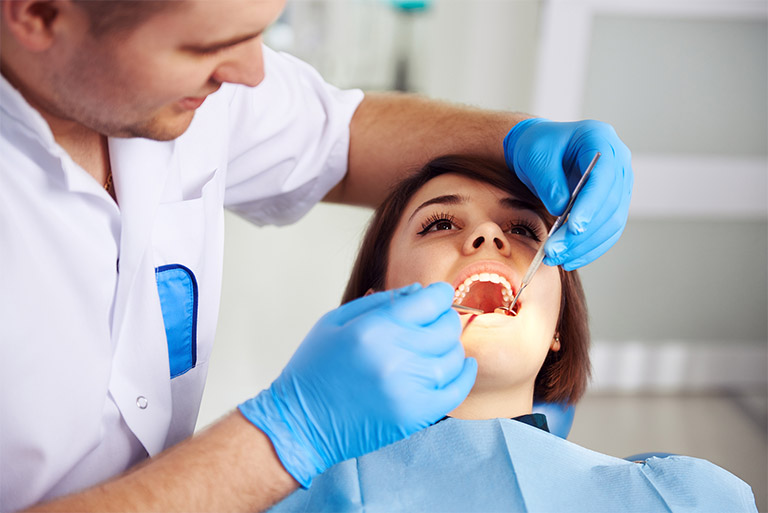 Nhanh chóng đi đến các phòng khám nha khoa càng sớm càng tốt khi tình trạng viêm nướu răng dần chuyển sang hướng tiêu cực