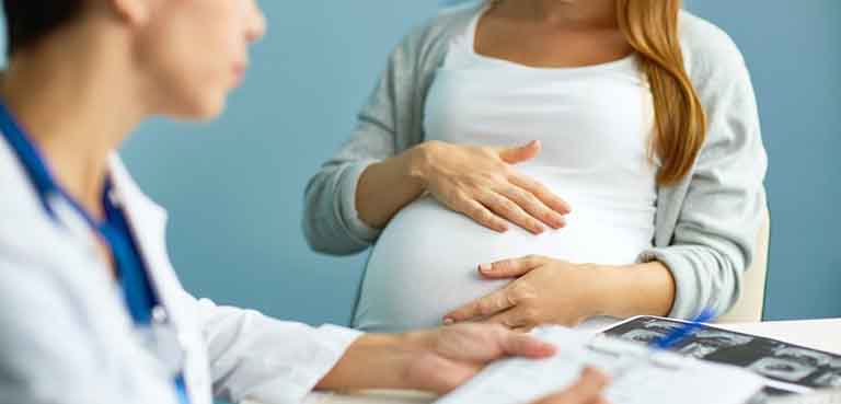 Trong giai đoạn mang thai, nếu thấy bất kì biểu hiện bất thường nào của cơ thể thì nữ giới cũng nên nhanh chóng liên hệ với bác sĩ để đảm bảo an toàn sức khỏe