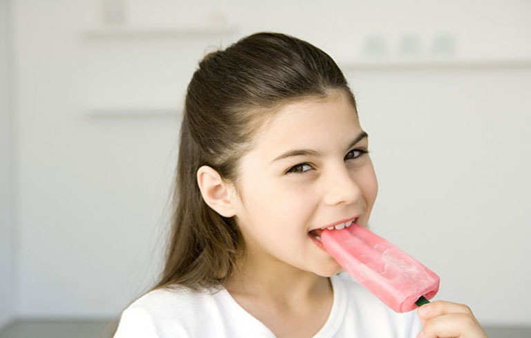Trẻ ăn kem dễ bị viêm thanh quản