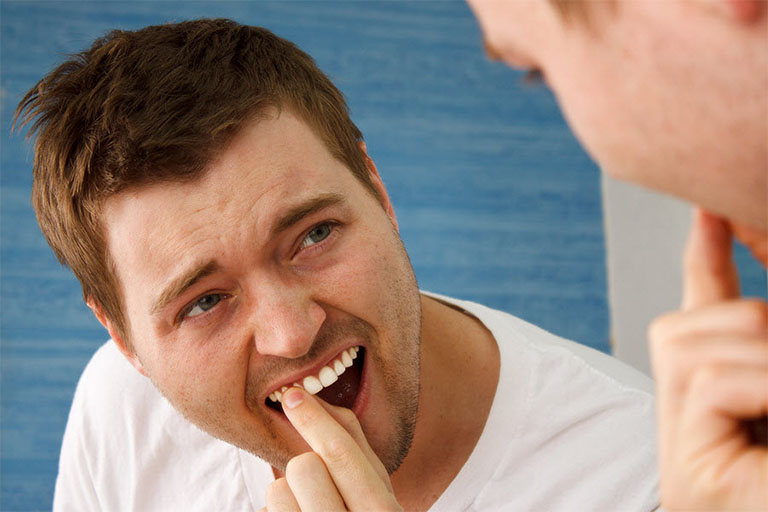 Răng bị ê buốt và lung lay có thực sự nguy hiểm không? Nguyên nhân nào gây nên tình trạng này