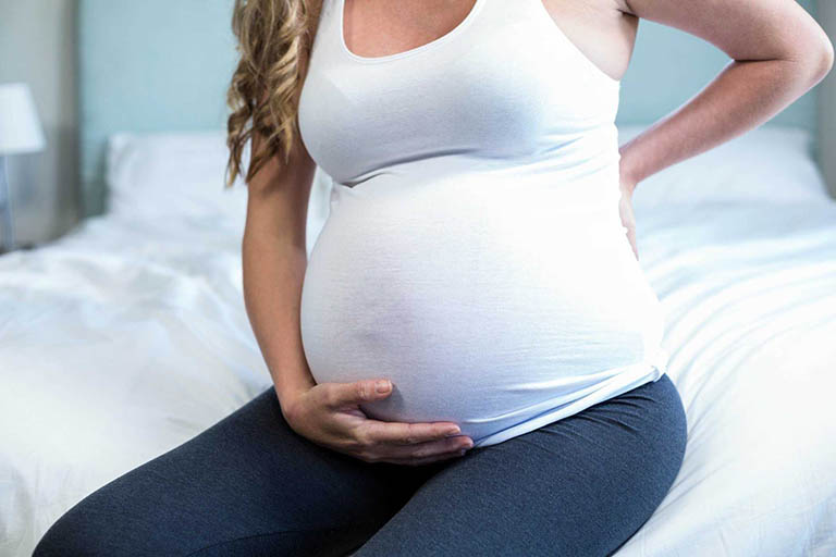 Áp lực từ tử cung lên dạ dày khi thai nhi phát triển