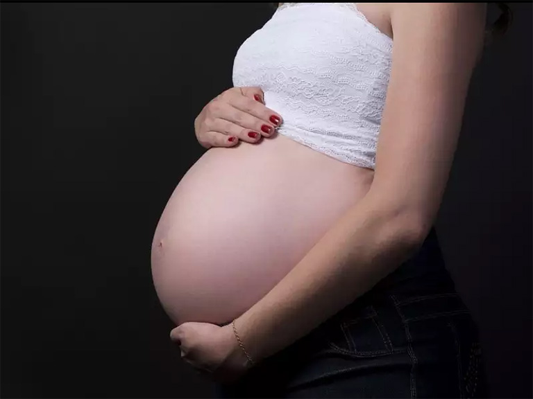 Khối u xơ quá lớn có thể làm ảnh hưởng đến sự phát triển của thai nhi song gây cản trở cho quá trình sinh nở bình thường