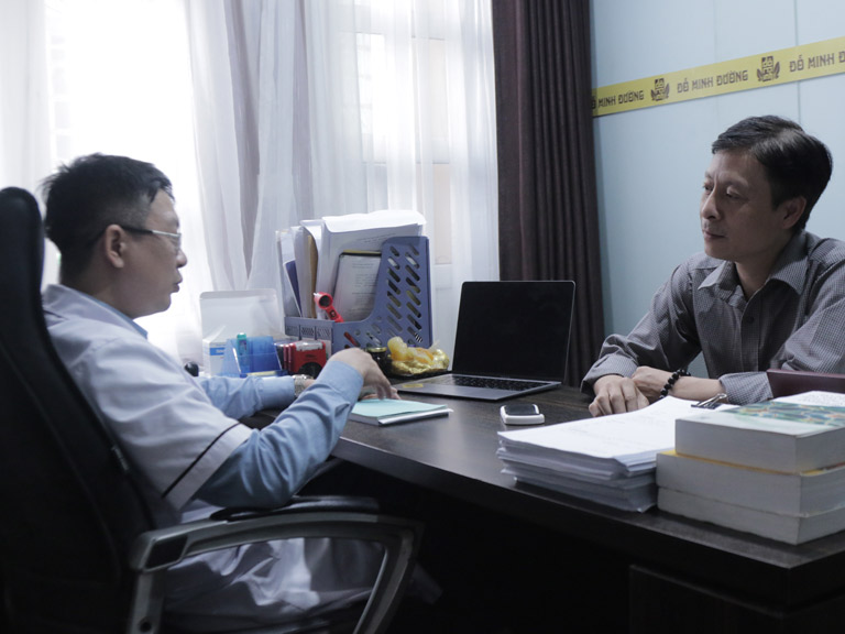 Anh Thắng- một bệnh nhân đang điều trị suy thận tại nhà thuốc Đỗ Minh Đường. 