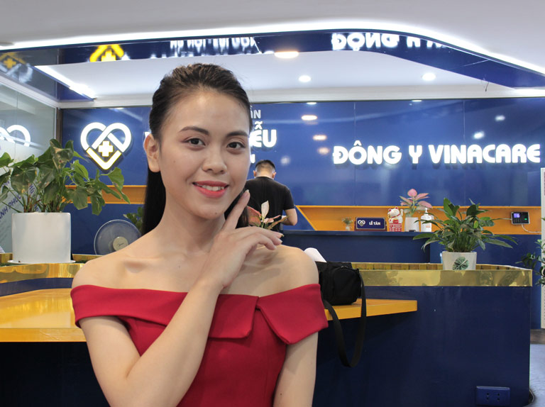 Làn da của chị Trang đã được cải thiện rất nhiều sau khi trị mụn tại Trung tâm Da liễu Đông y Việt Nam