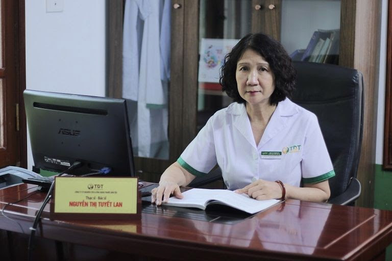 Bác sĩ Nguyễn Thị Tuyết Lan đánh giá cao cơ chế xử lý mụn viêm hiệu quả của Nhất Nam Hoàn Nguyên Bì