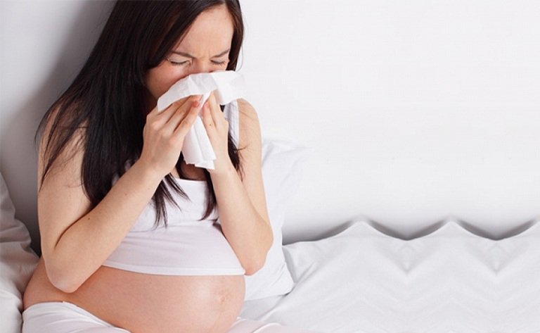 Các triệu chứng viêm mũi dị ứng càng rõ hơn khi mang thai