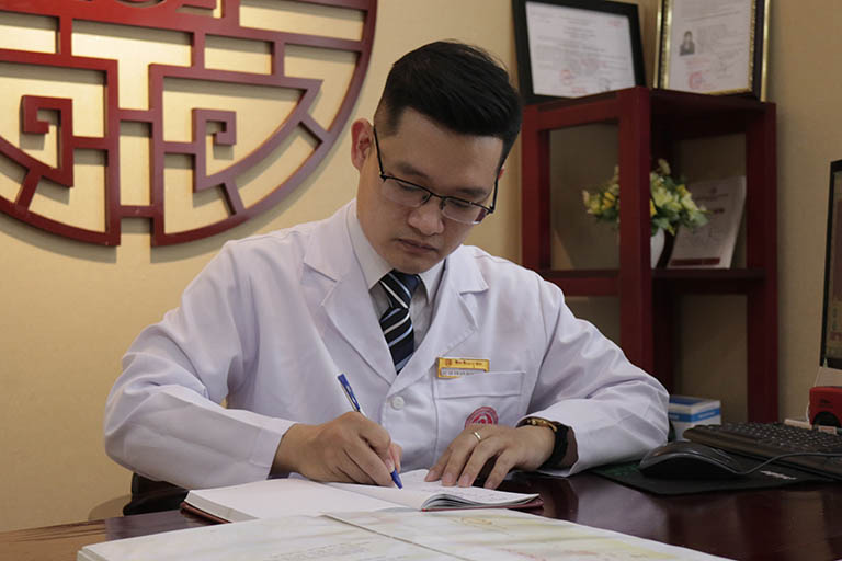 Bác sĩ Trần Hải Long quyết tâm lựa chọn theo đuổi ngành YHCT